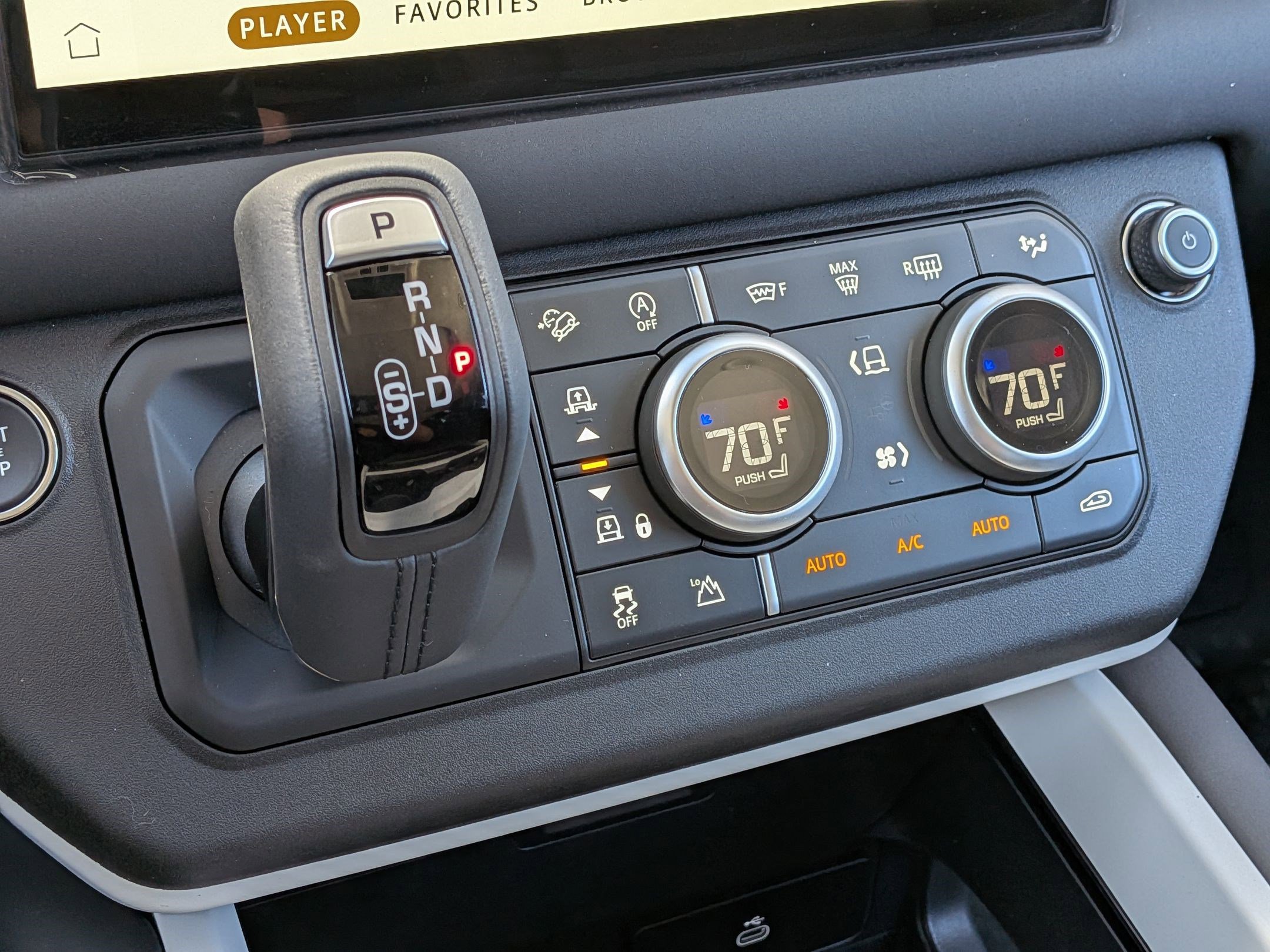 2025 Land Rover Defender 110 S photo 22