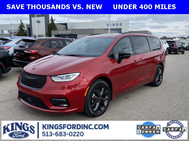 2026 Chrysler Pacifica Limited's photo