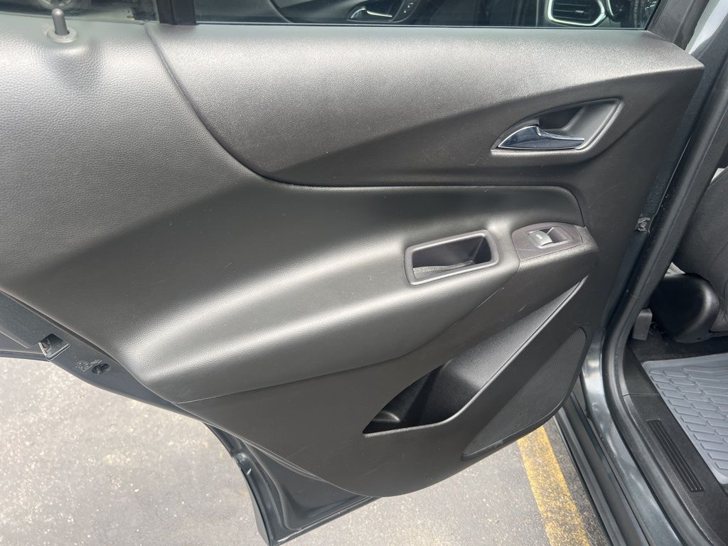 2019 Chevrolet Equinox LT photo 4