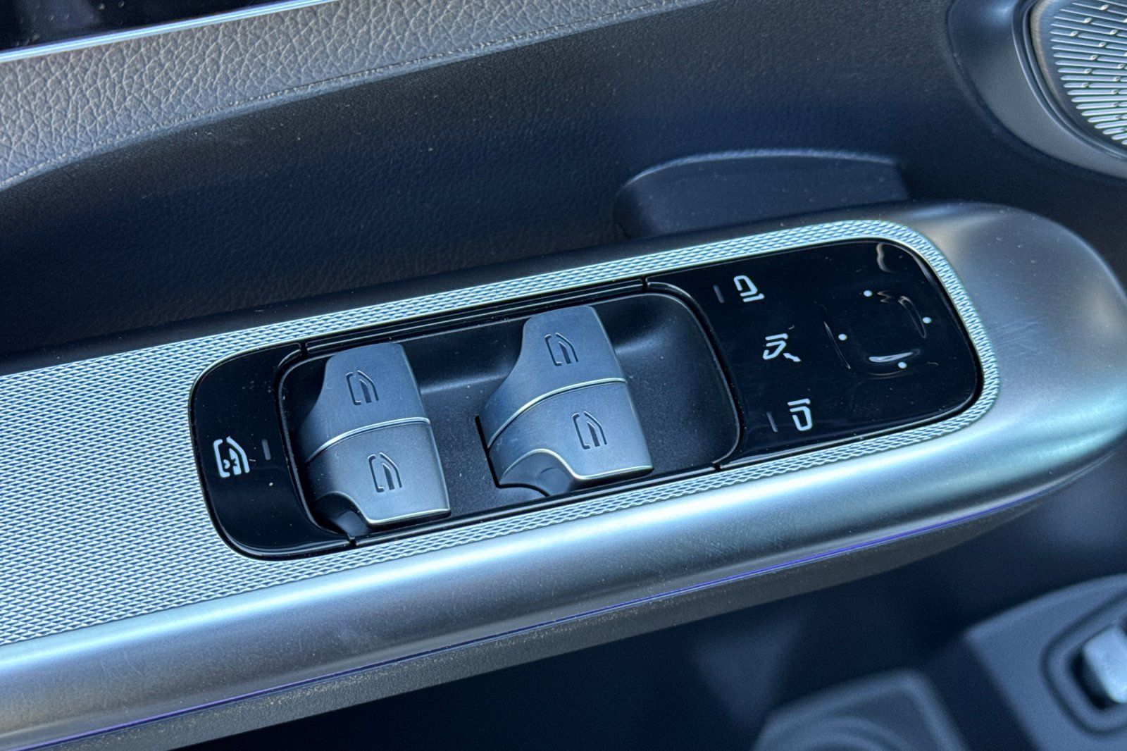 2026 Mercedes Benz GLC 300 photo 20