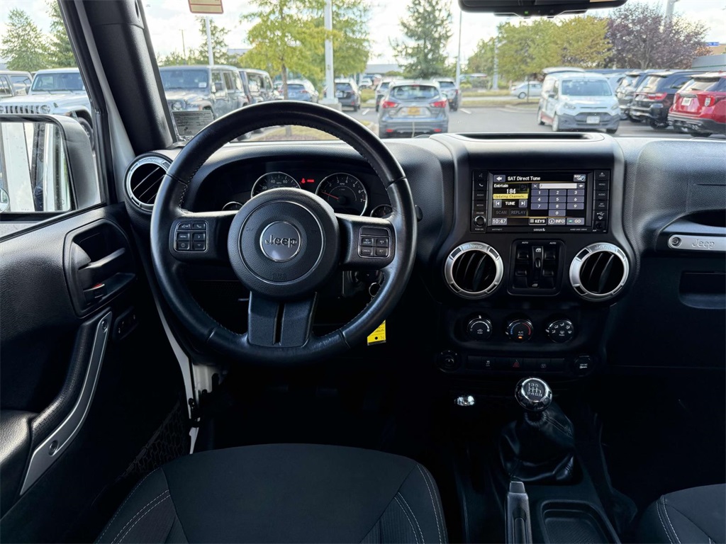 2017 Jeep Wrangler Unlimited Sahara photo 17
