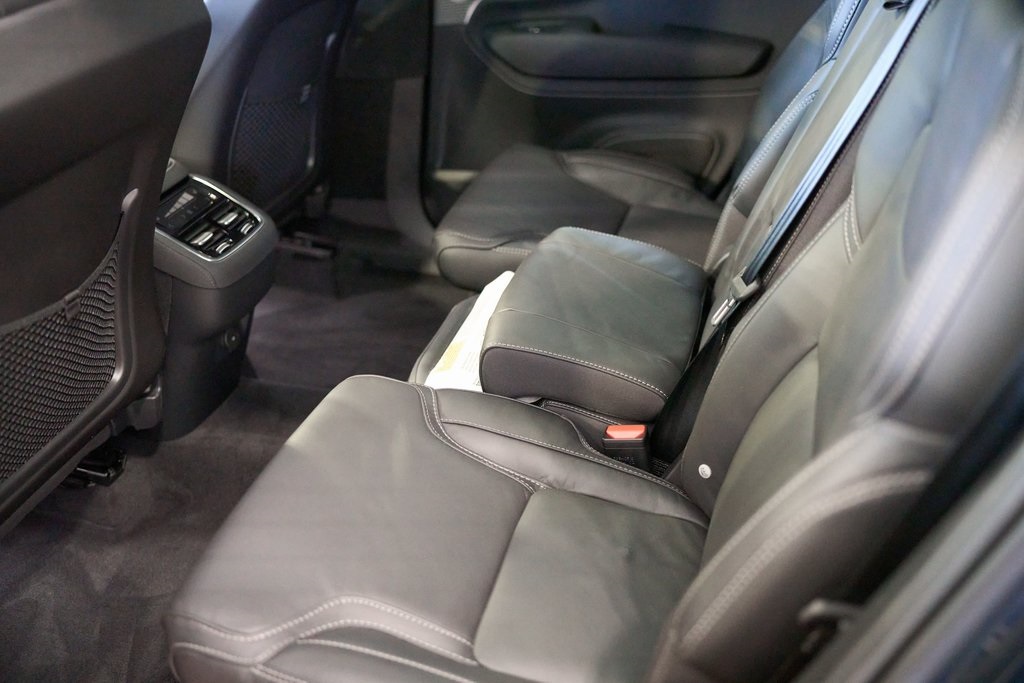 2025 VOLVO XC90 - Image 14