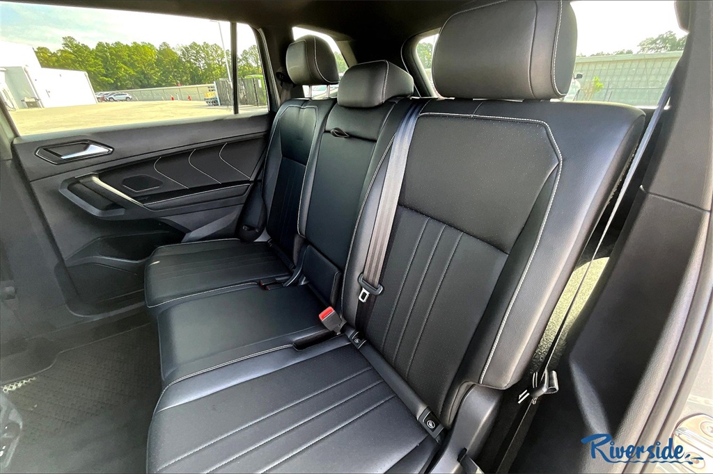 2024 Volkswagen Tiguan SE R-Line Black photo 18