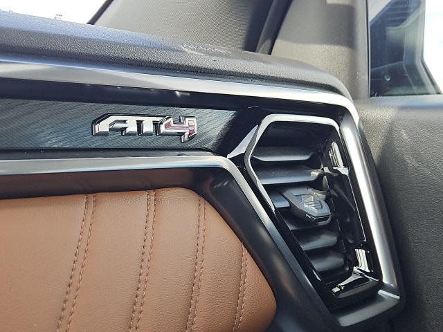 2026 Gmc Canyon AT4 photo 38