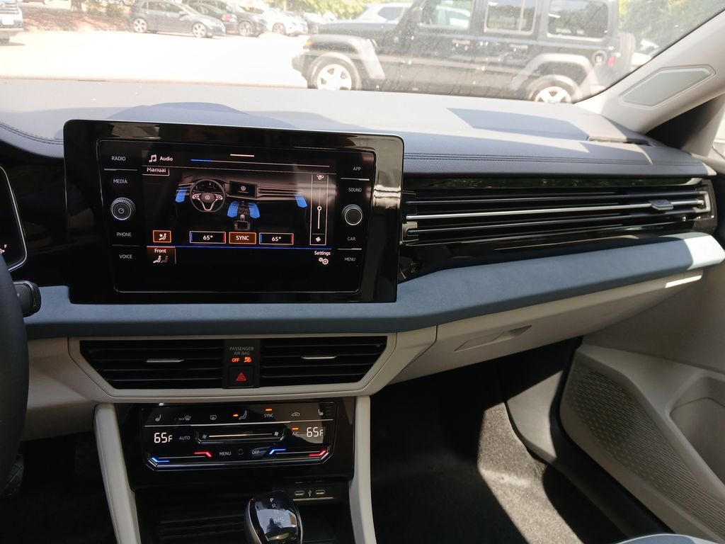 2025 Volkswagen Jetta 1.5T SE photo 17