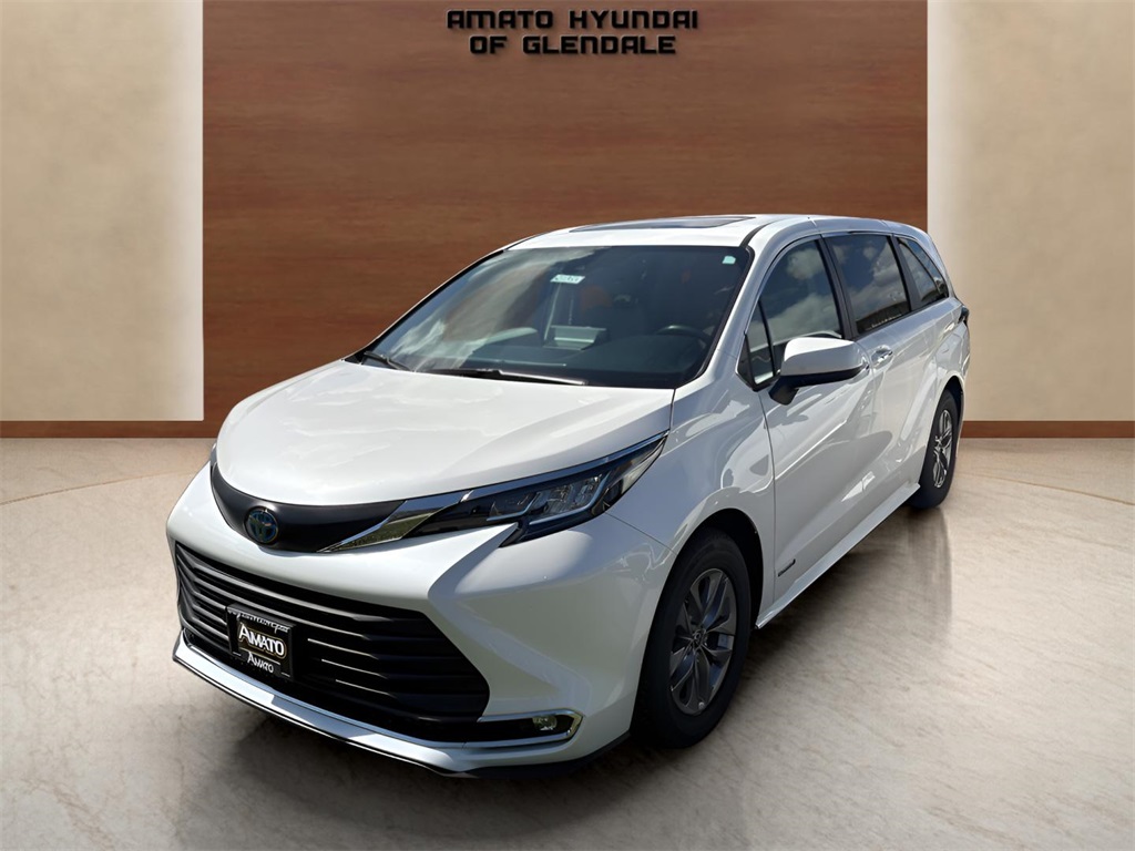 2021 Toyota Sienna XLE