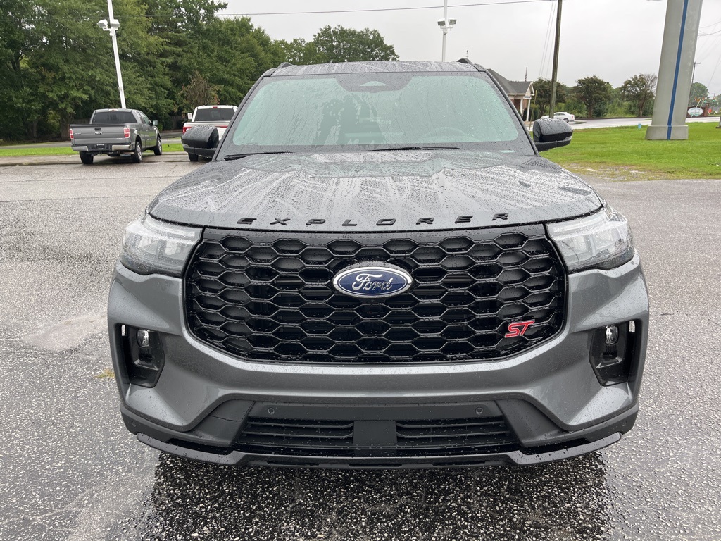 2025 Ford Explorer ST photo 2