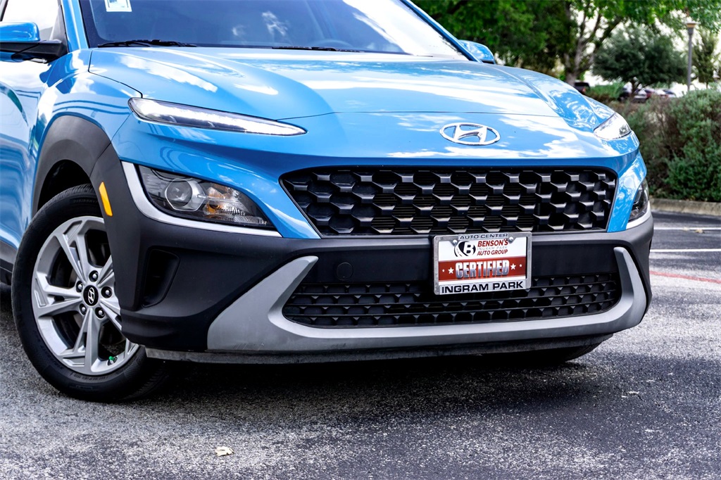 2023 Hyundai Kona SEL photo 3