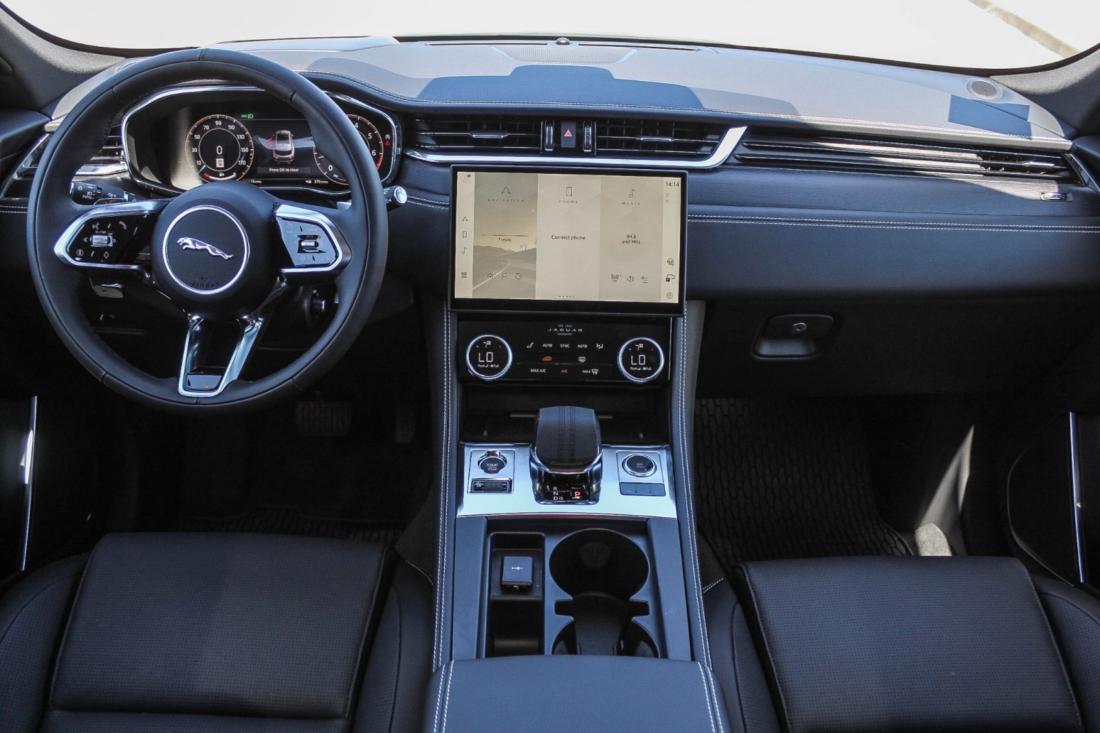 2025 Jaguar F-PACE P250 R-Dynamic S photo 9