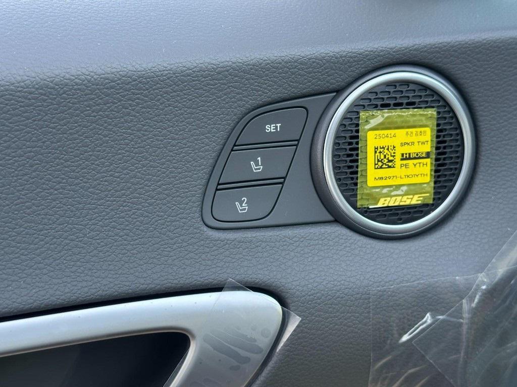 2025 Hyundai Sonata Hybrid Limited photo 9