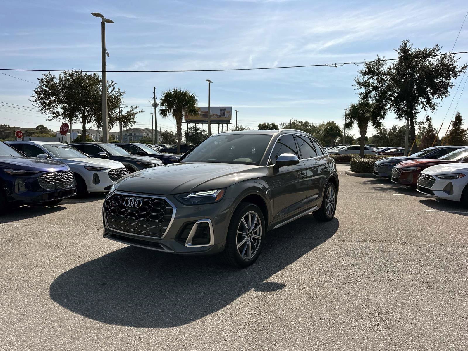 2023 Audi SQ5 Premium Plus photo 2