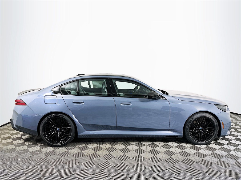 2026 Bmw M5 5 photo 4