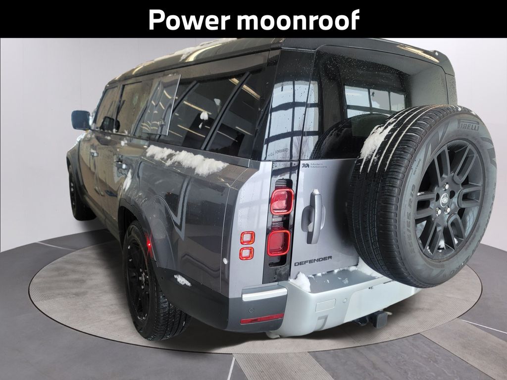 2024 Land Rover Defender 130 S photo 4