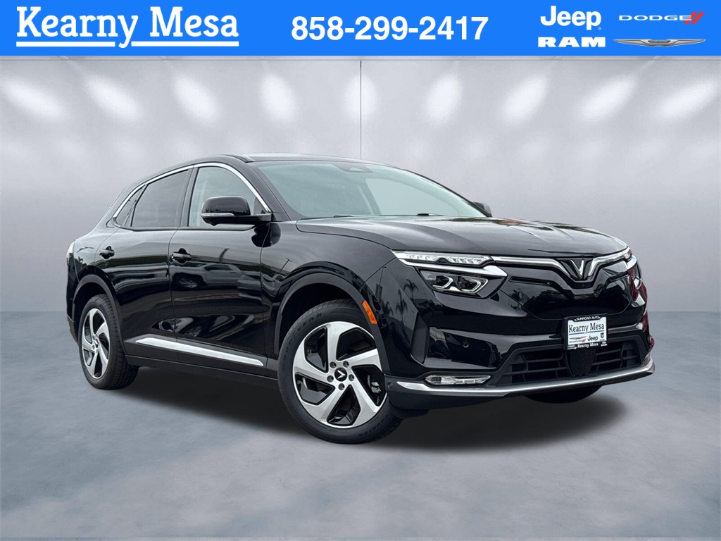 2025 VinFast VF 8 Eco's photo