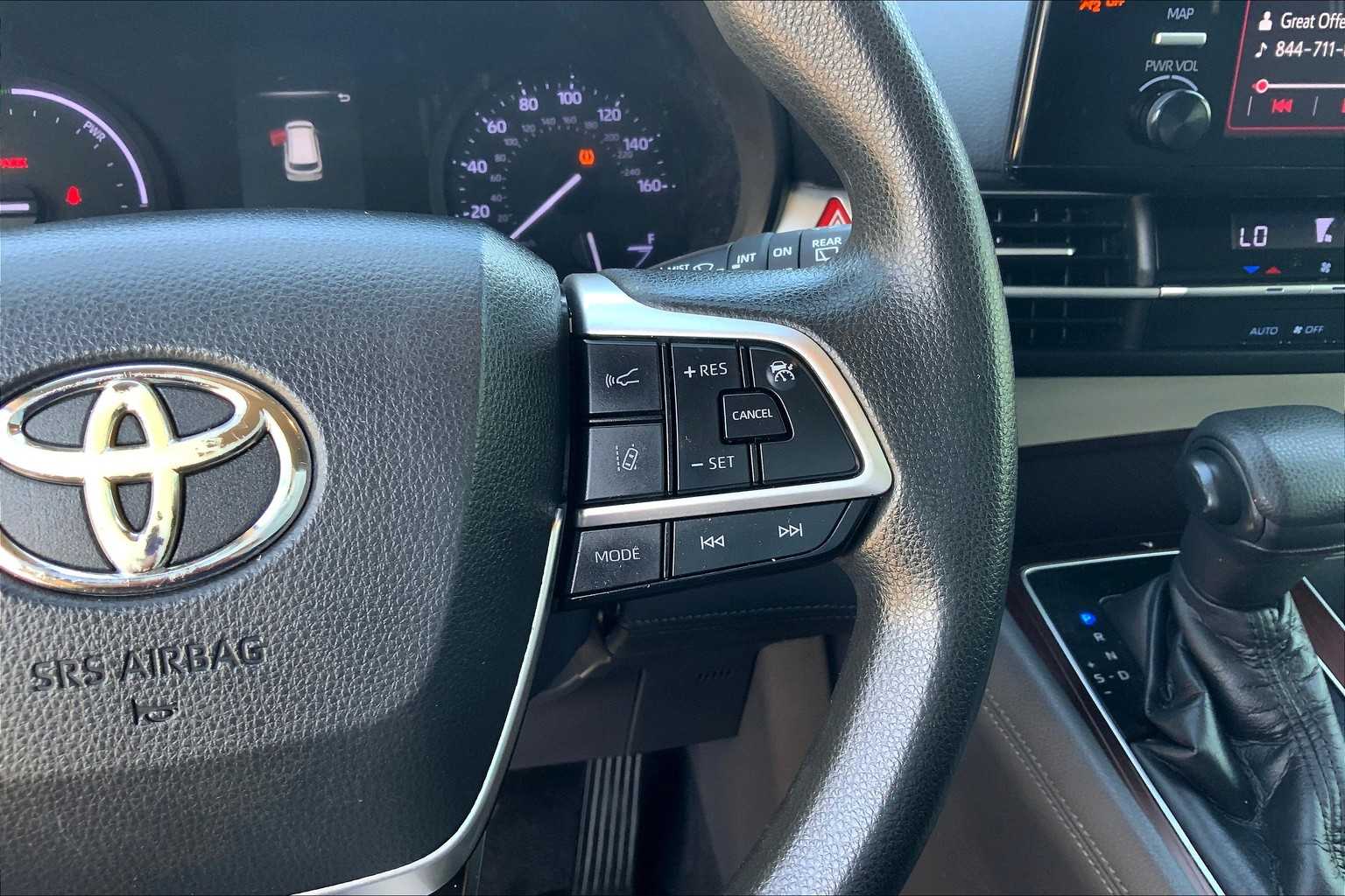 2021 Toyota Sienna LE photo 21