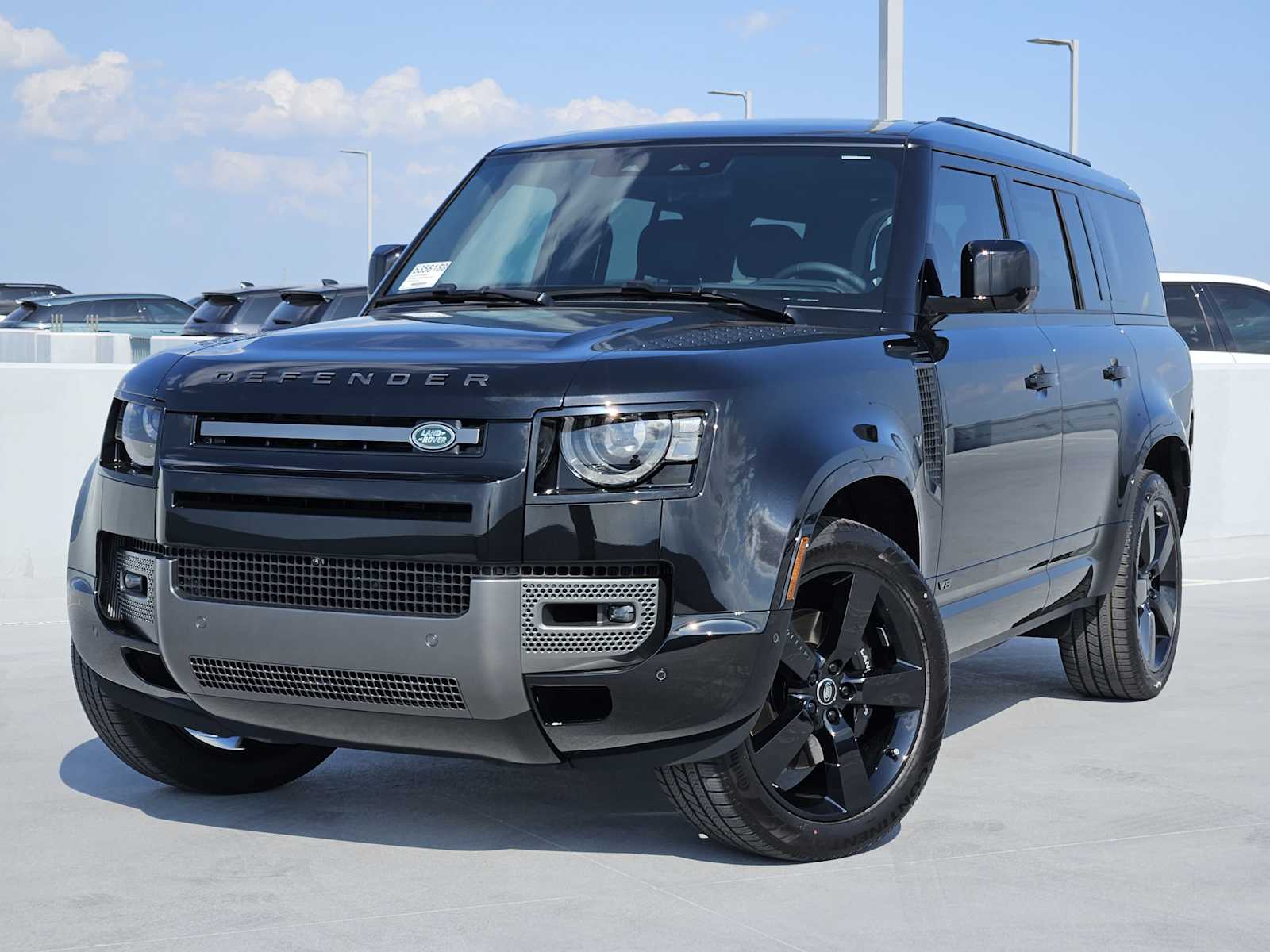 2025 Land Rover Defender V8's photo