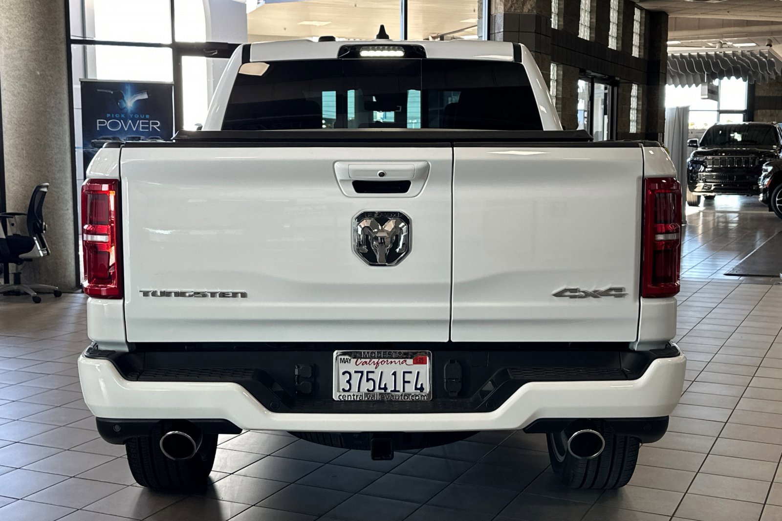 2025 Ram 1500 photo 4