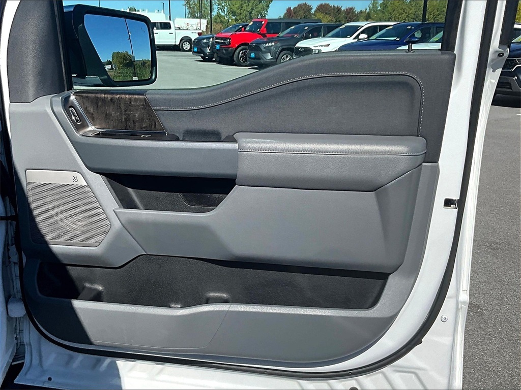 2023 Ford F-150 Lariat photo 12
