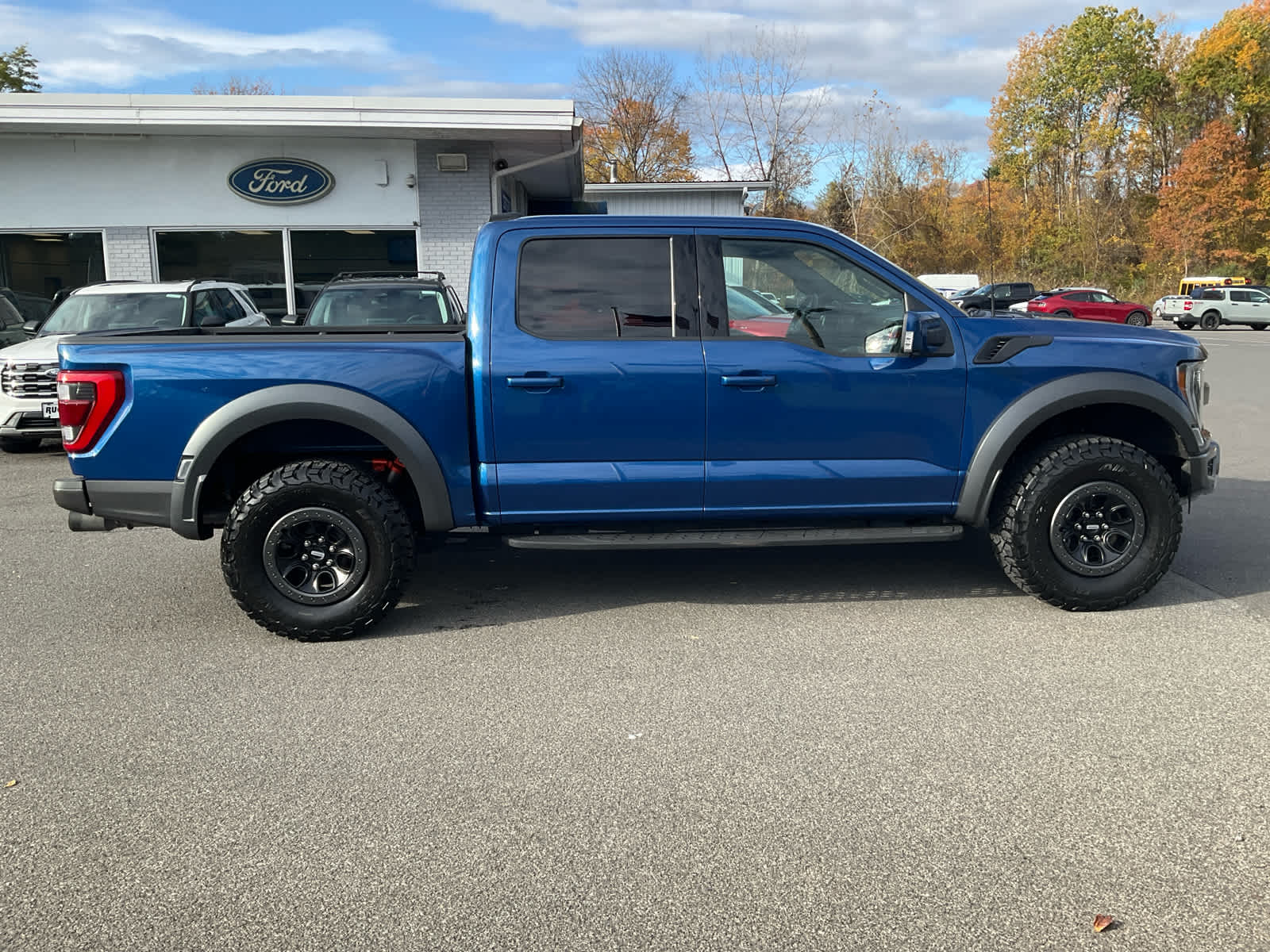 2022 Ford F-150 Raptor photo 2