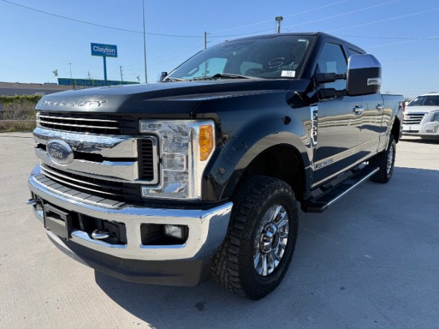 2017 Ford F-250 Super Duty XLT's photo