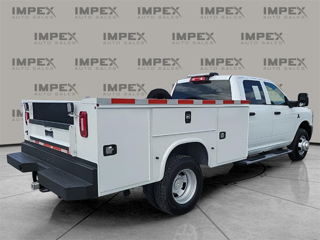 2024 Ram 3500 Tradesman photo 4