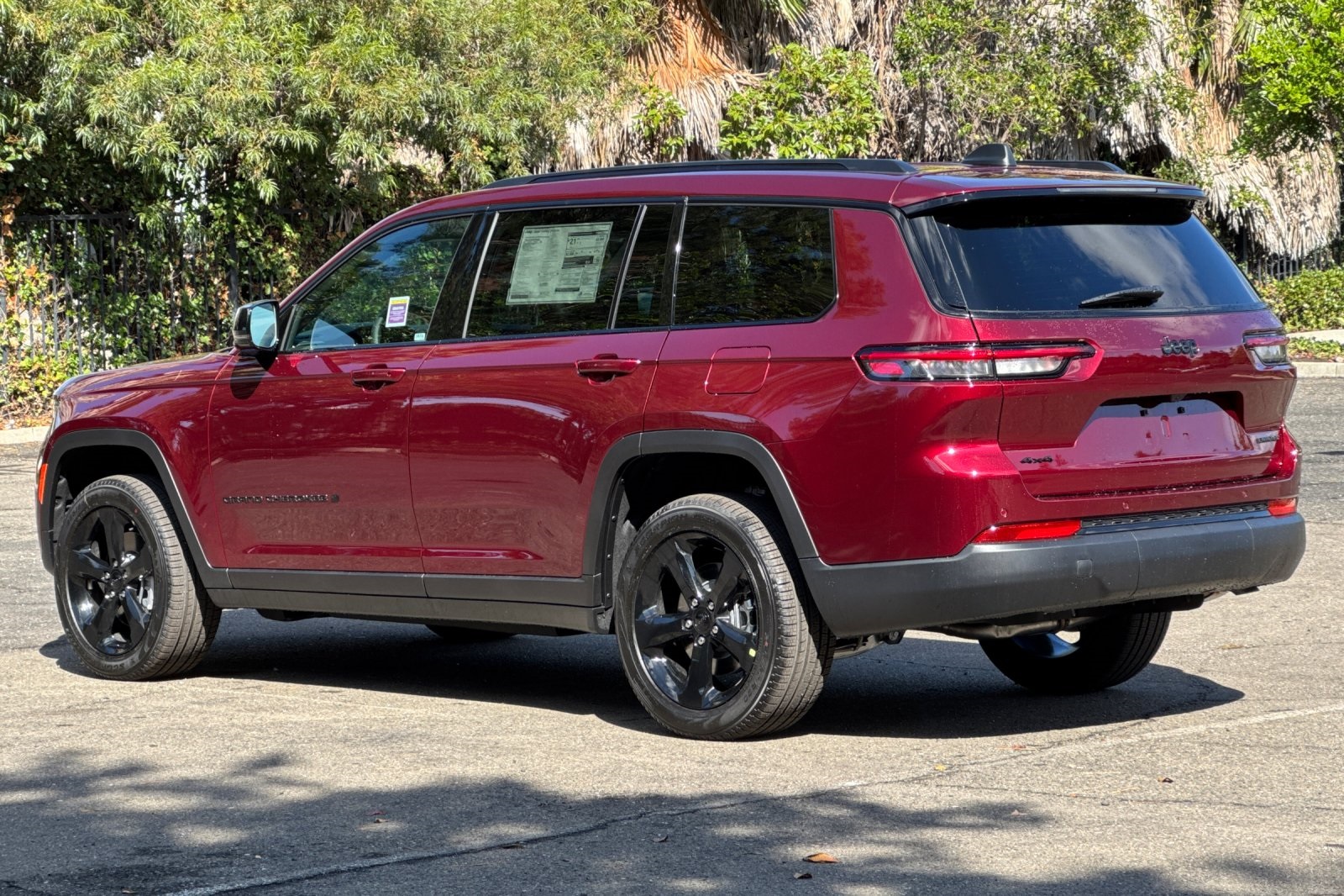 2025 Jeep Grand Cherokee Limited photo 4