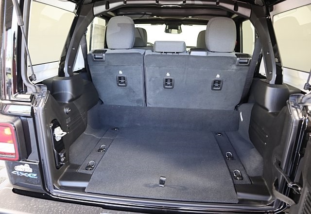2025 Jeep Wrangler Sport S 4xe photo 7