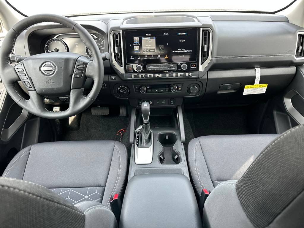 2025 Nissan Frontier SV photo 14
