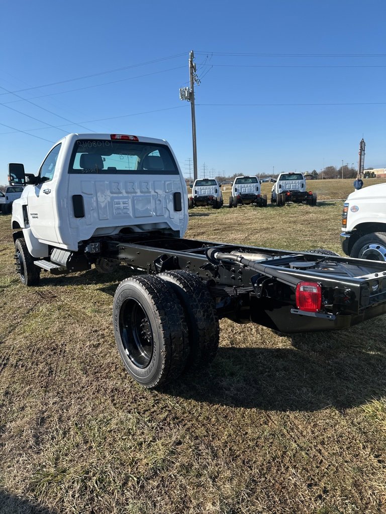 2024 Chevrolet Silverado 5500HD Work Truck photo 2