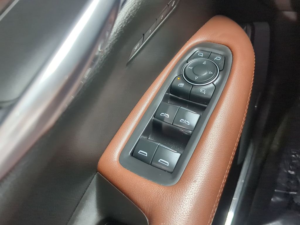 2021 Cadillac XT5 Premium Luxury photo 24
