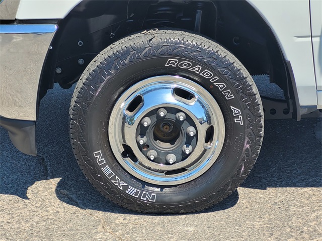 2024 Ram 3500 SLT photo 11