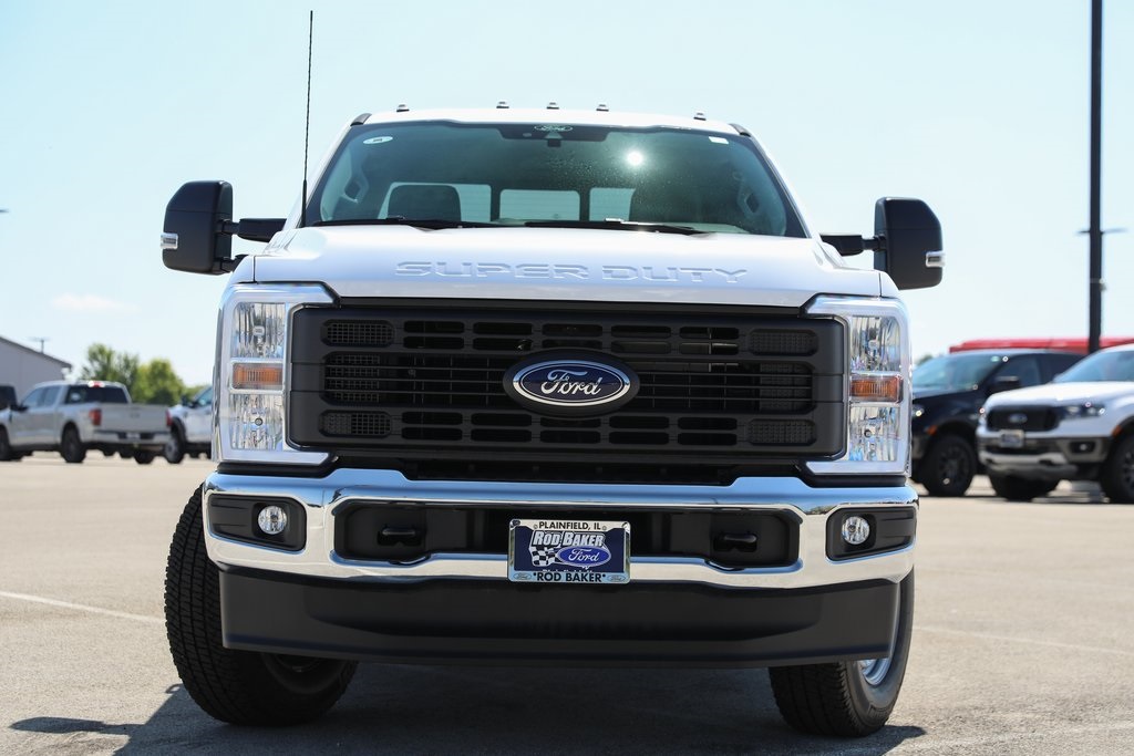 2025 Ford F-250 XL photo 2