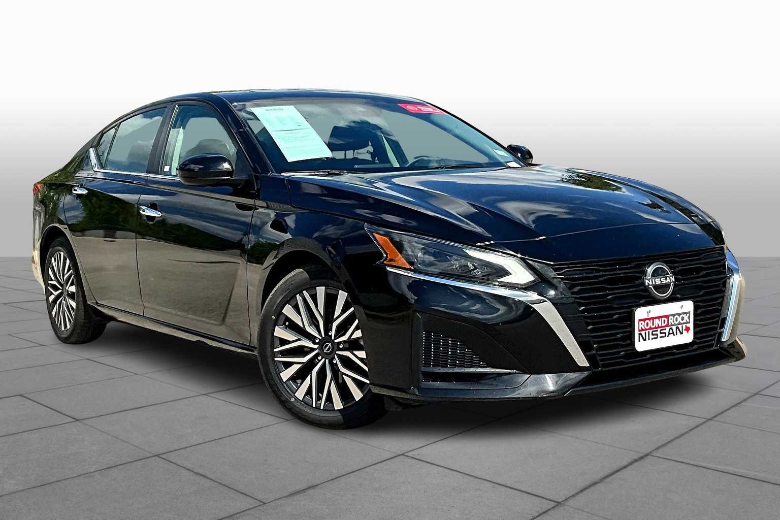 2023 Nissan Altima 2.5 SV photo 2