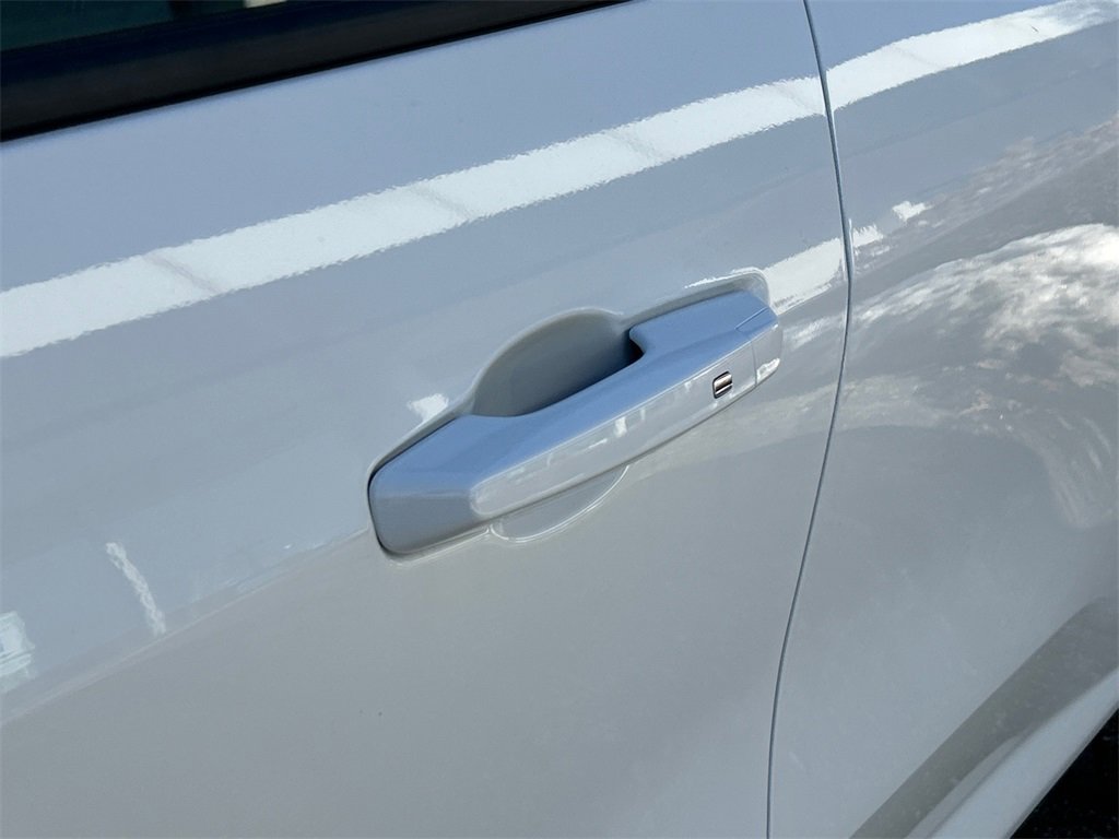 2026 GMC ACADIA - Image 12