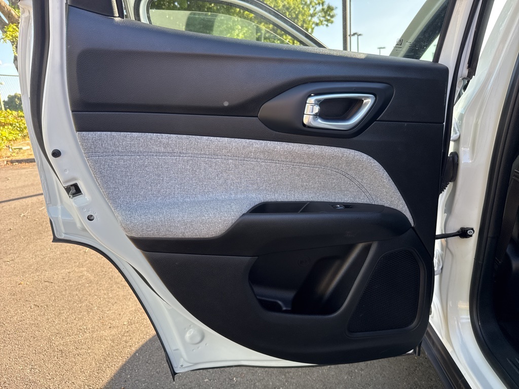 2024 Jeep Compass Latitude photo 15