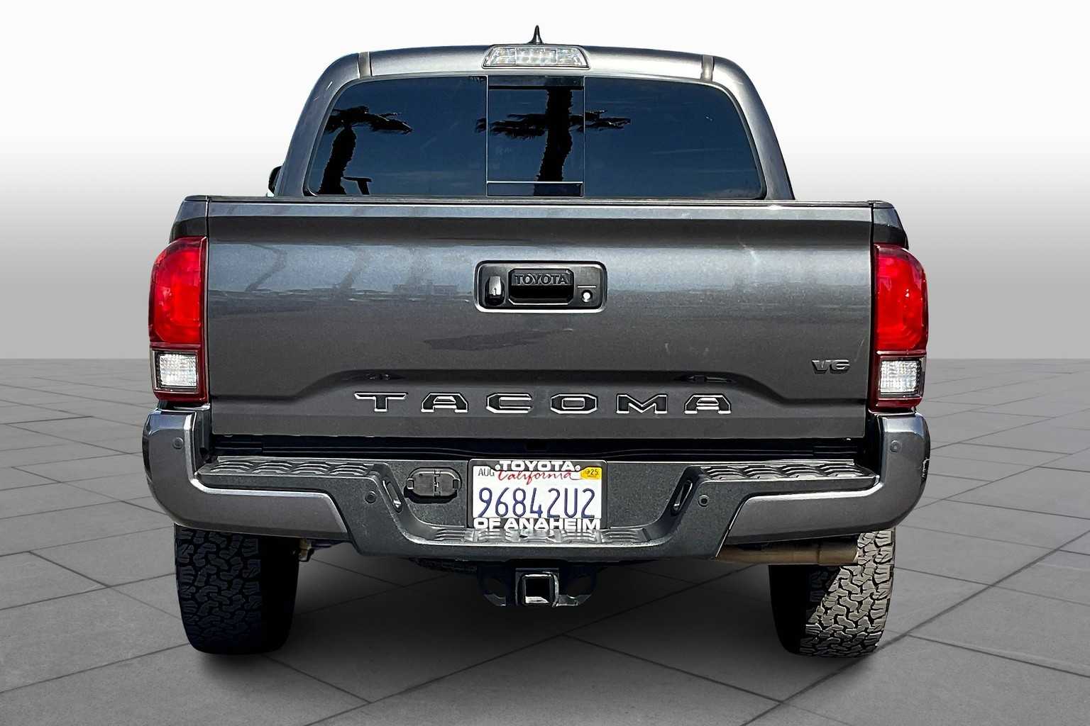 2019 Toyota Tacoma TRD photo 4