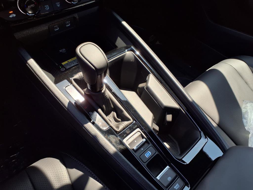 2025 Honda Accord Hybrid Sport-L photo 18