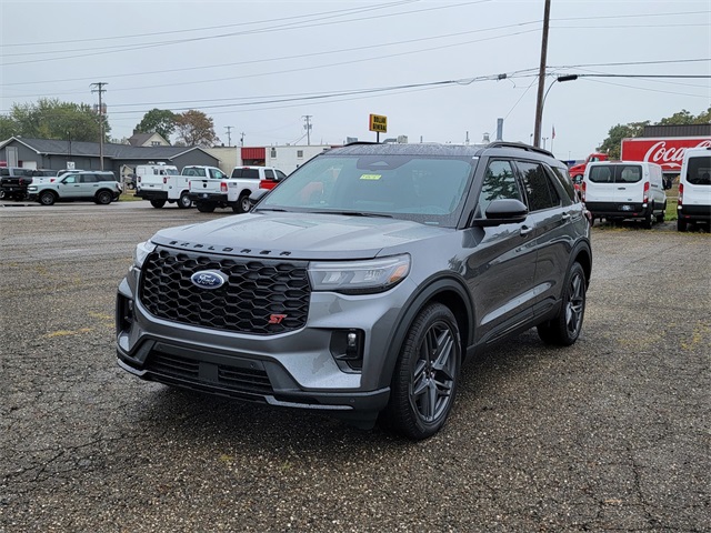 2025 Ford Explorer ST photo 3