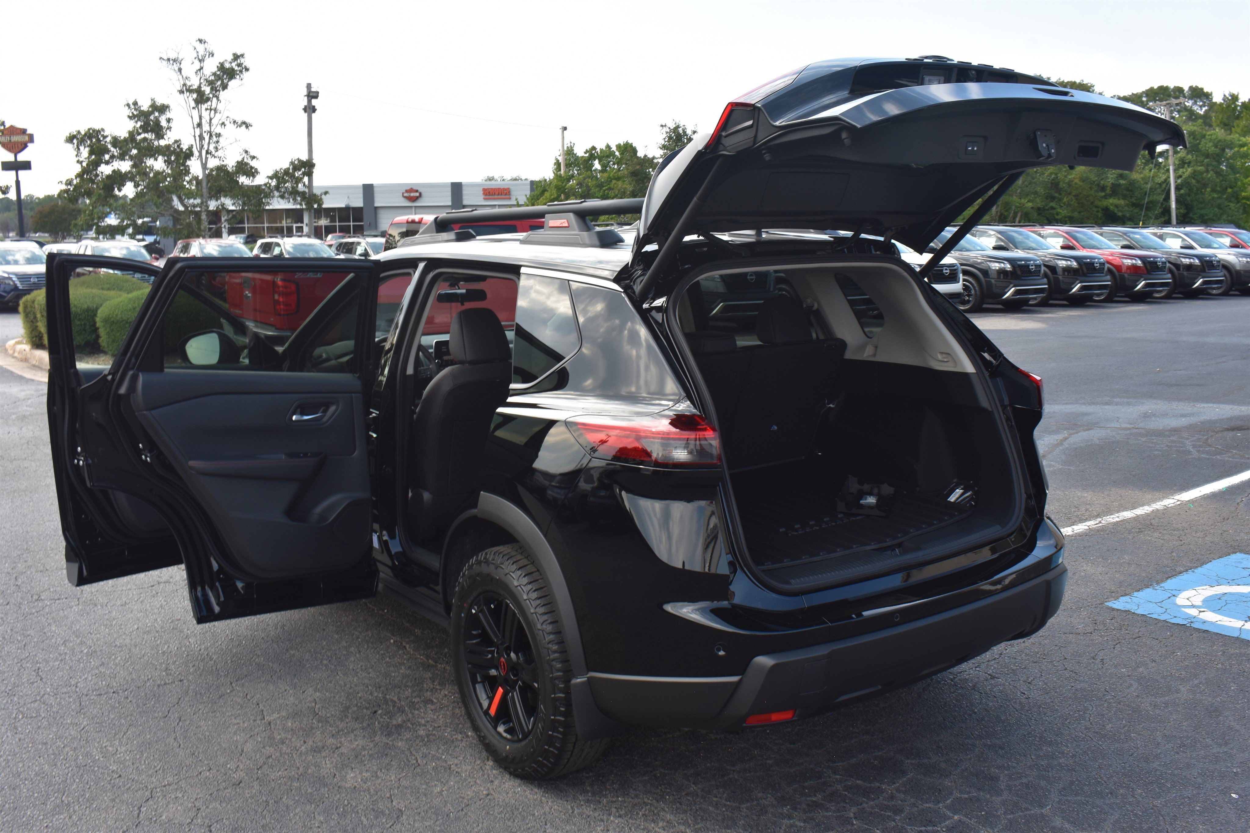 2026 Nissan Rogue SV photo 7