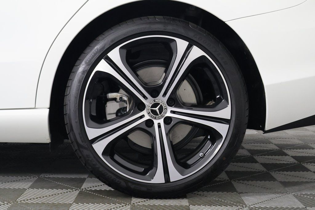 2025 Mercedes Benz C 300 photo 9