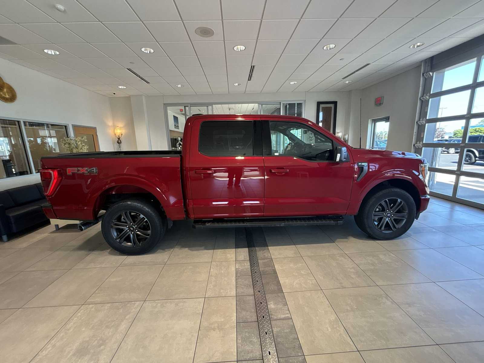 2022 Ford F-150 XLT photo 2