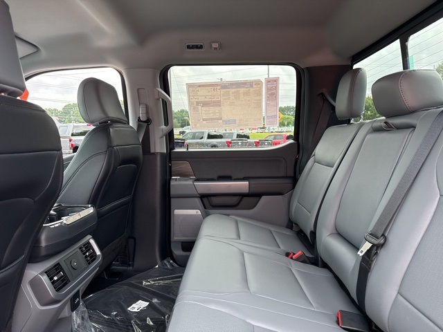 2025 Ford F-150 Lariat photo 21