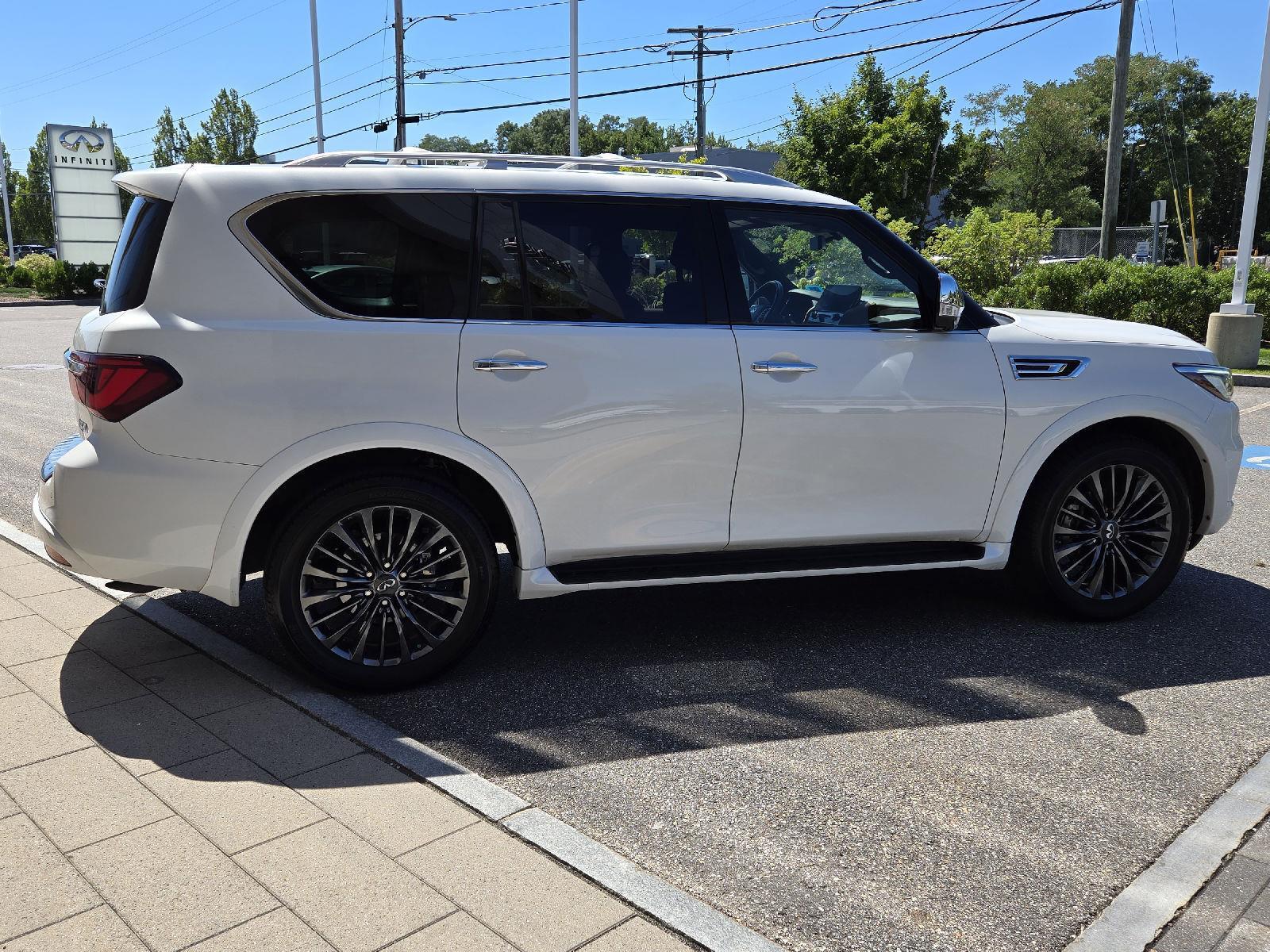 2023 Infiniti QX80 Sensory photo 14