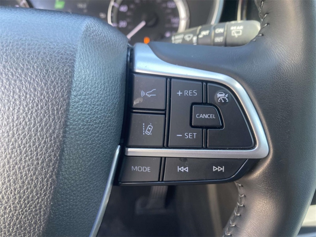 2023 Toyota Highlander XLE photo 23