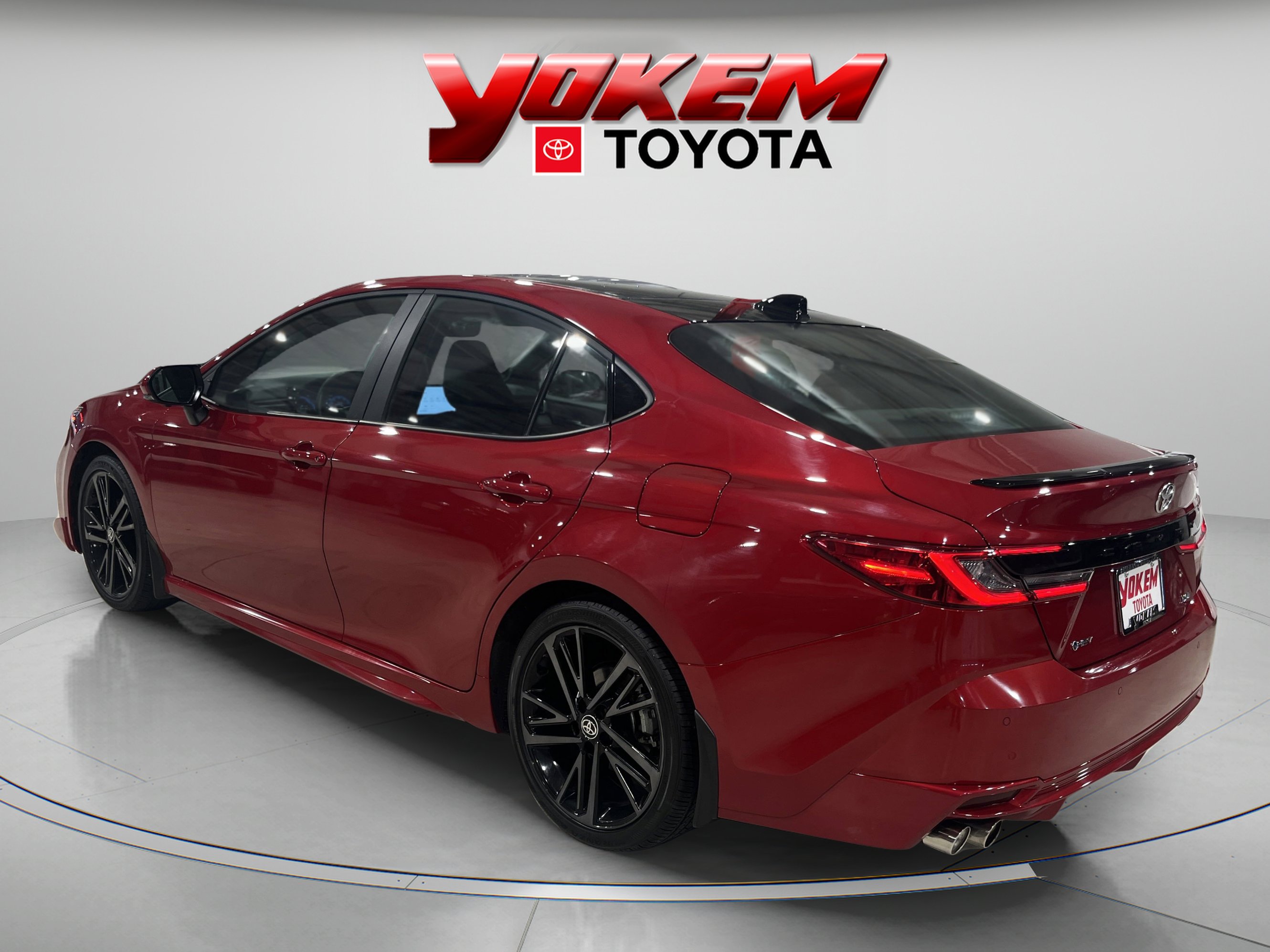 2025 Toyota Camry LE photo 3