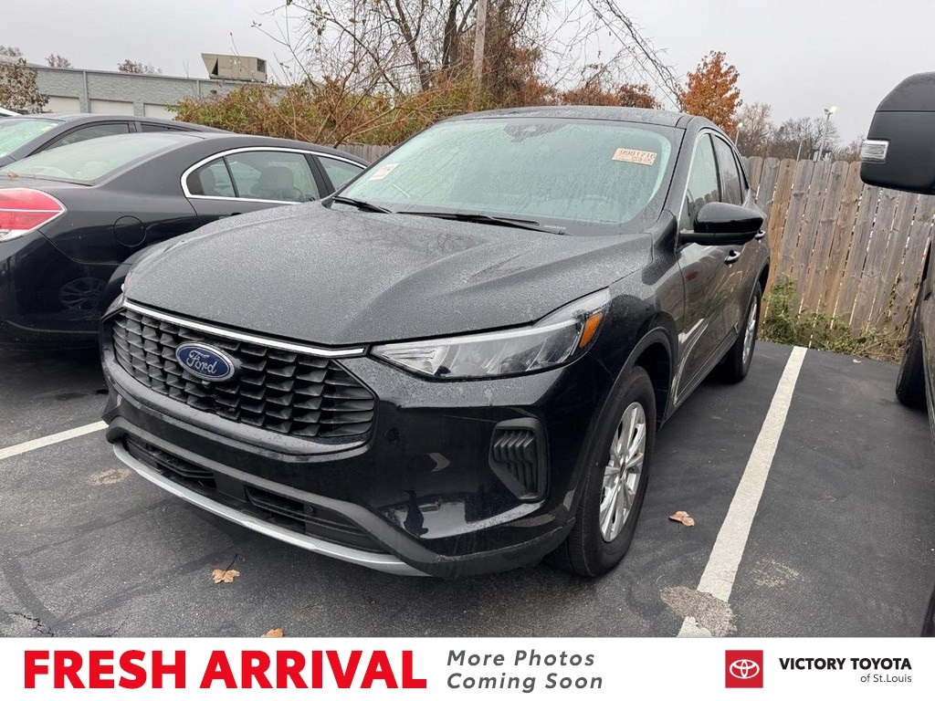 2023 Ford Escape Active's photo