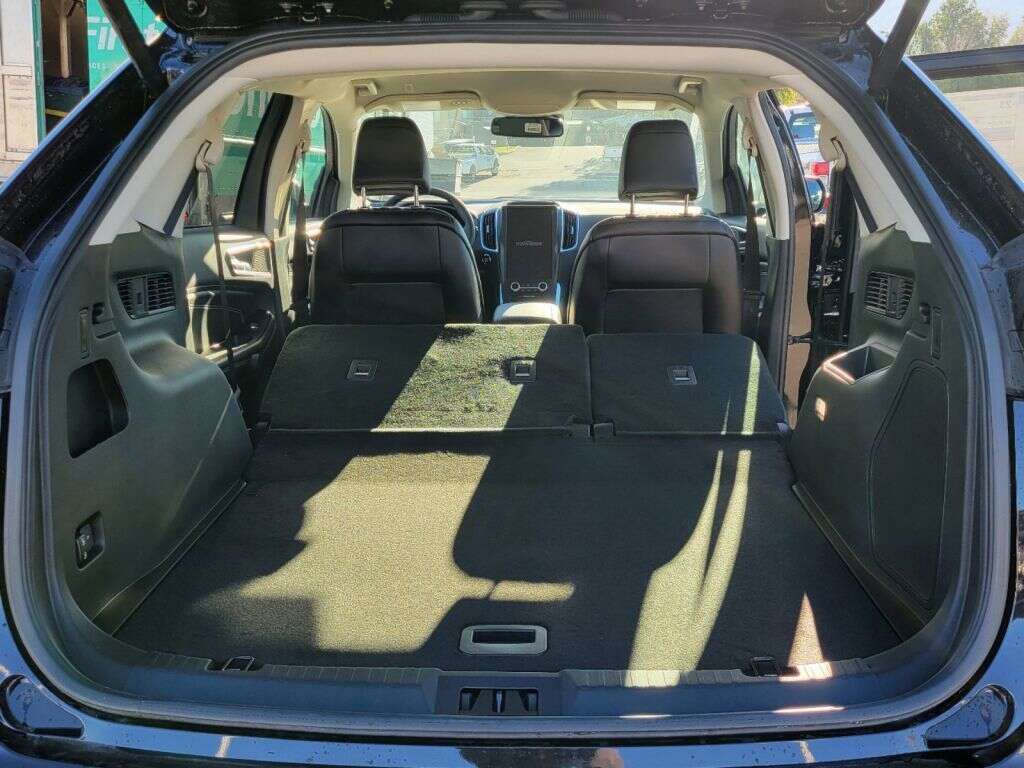 2024 Ford Edge Titanium photo 3