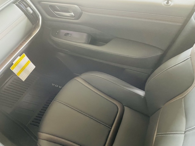 2026 Nissan Armada SL photo 15