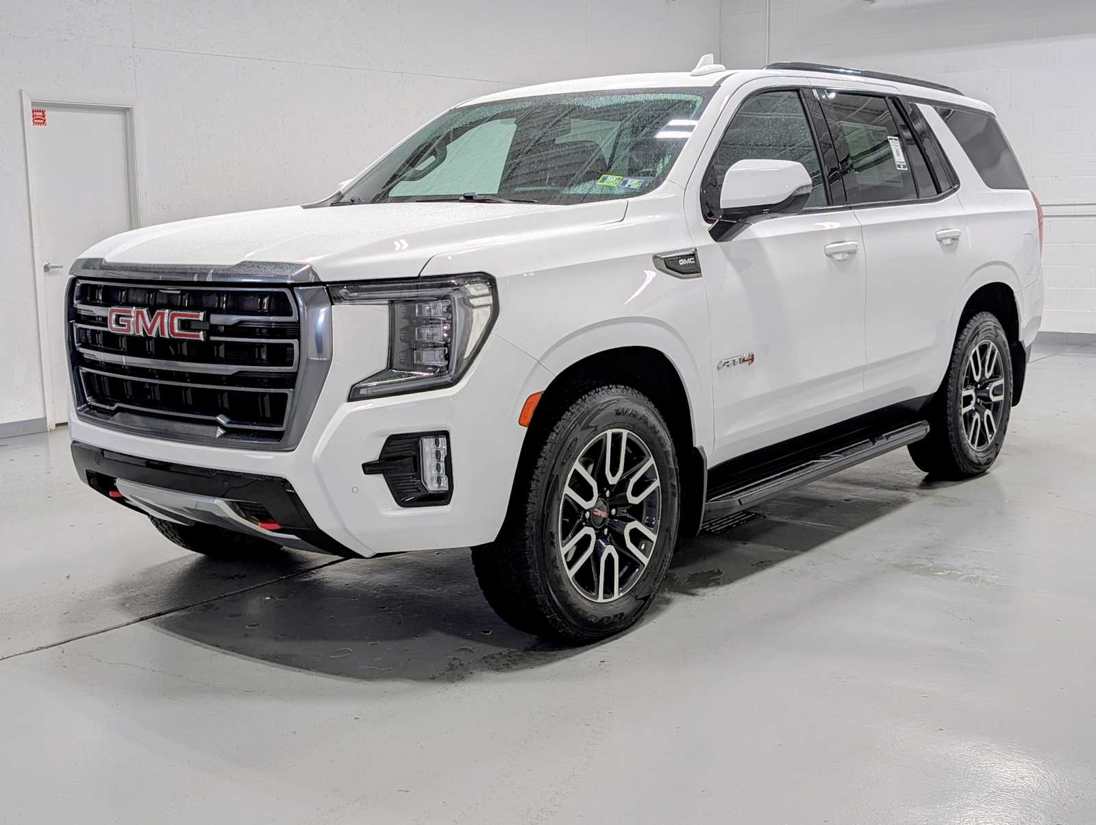 2022 GMC Yukon AT4's photo