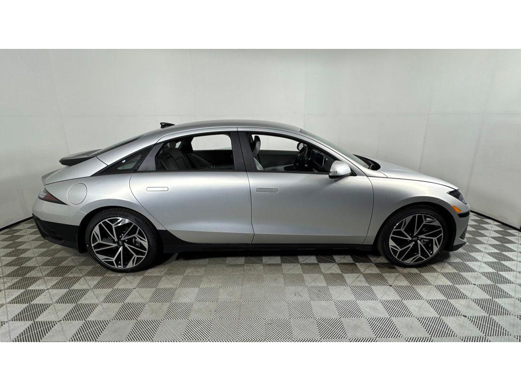 2025 Hyundai Ioniq 6 SEL photo 3